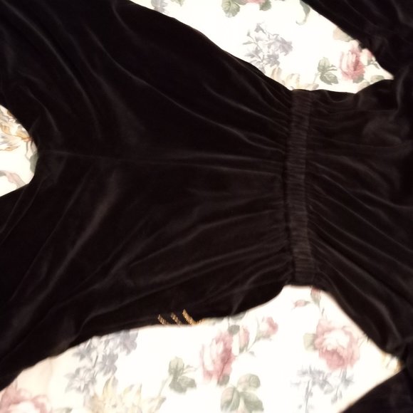 Vintage Black Jump with gold trim - Picture 14 of 15